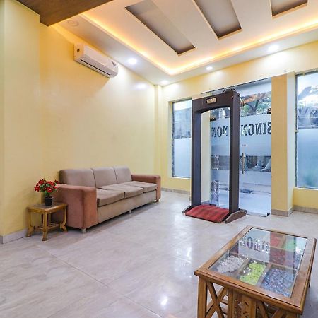 Fabexpress Sinon Hotell New Delhi Exteriör bild