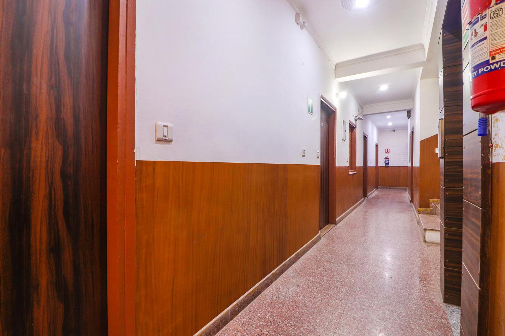 Fabexpress Sinon Hotell New Delhi Exteriör bild