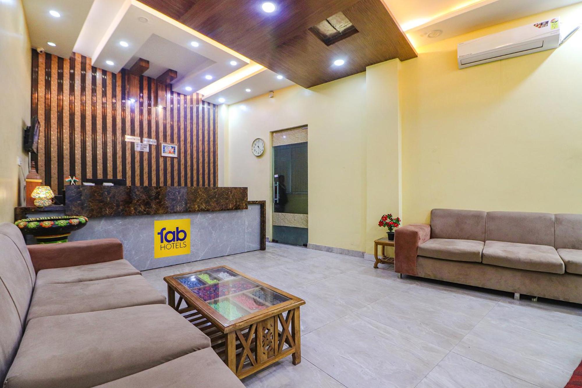 Fabexpress Sinon Hotell New Delhi Exteriör bild